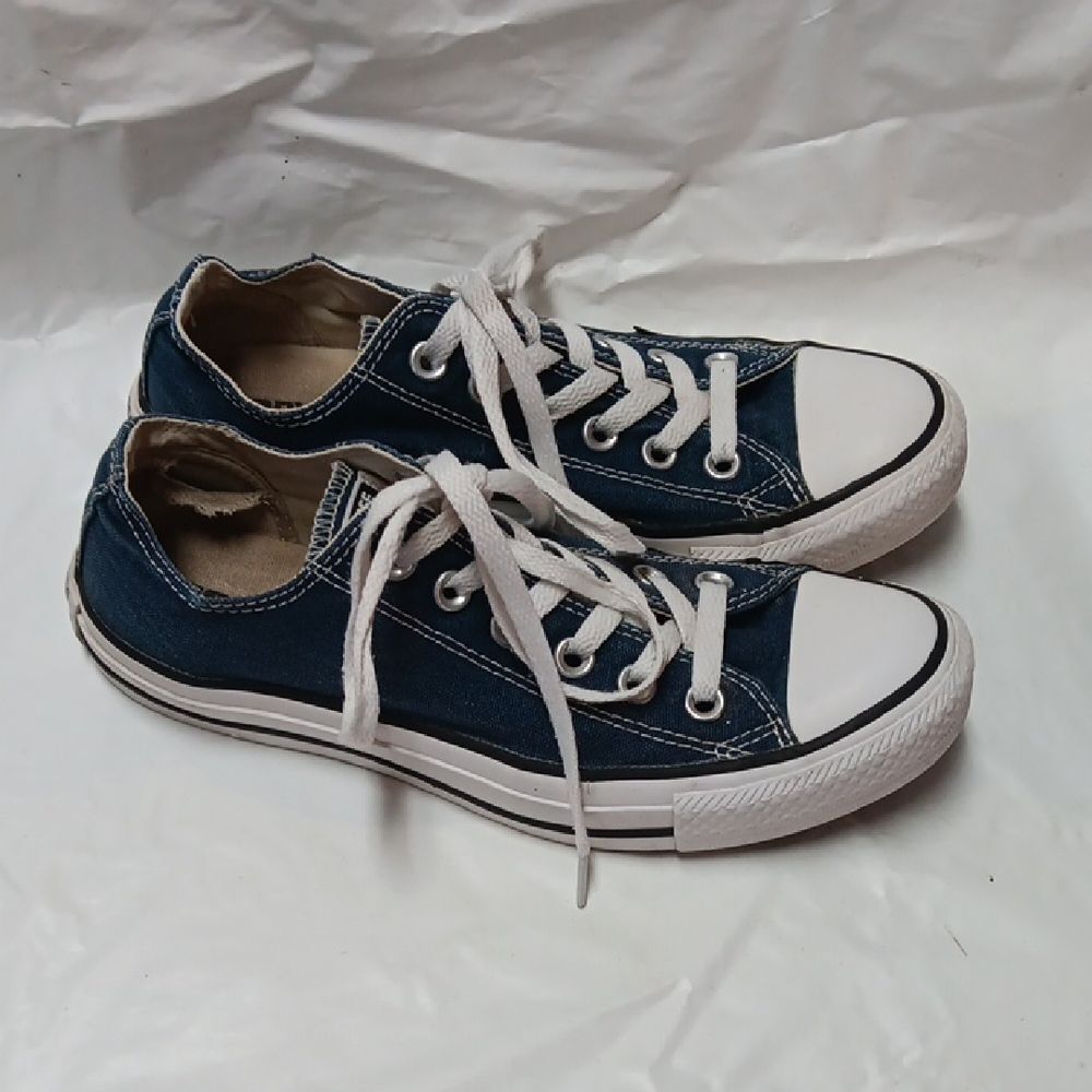Converse All Star Navy Canvas Shoes with White Accents Mens 5/Womens 7